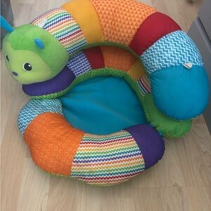 Infantino prop-a-pillar tummy time/seat